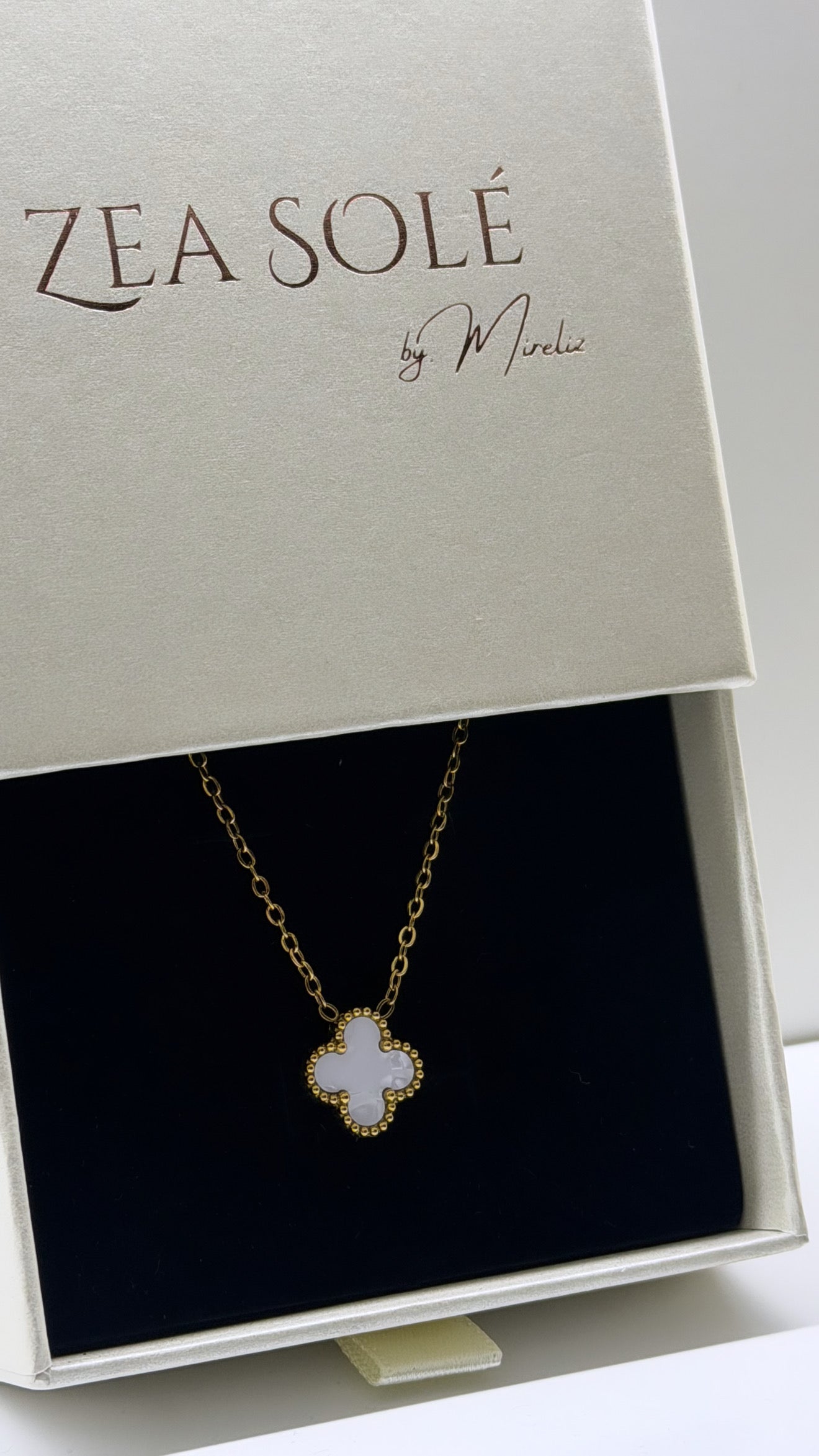 “doce luz” NECKLACE