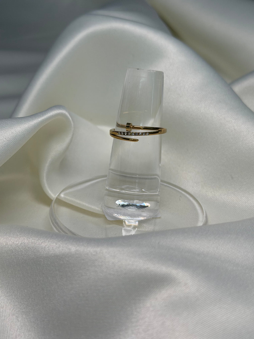 “Lys” RING